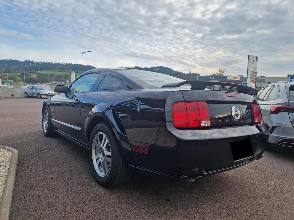 FORD mustang